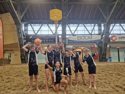 Achilles%20D1%20-%20Beachkorfbal%20Kampioen%20(6).jpg